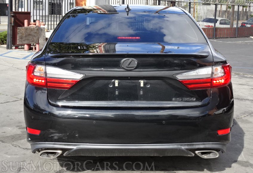 2017 Lexus ES - Image 12