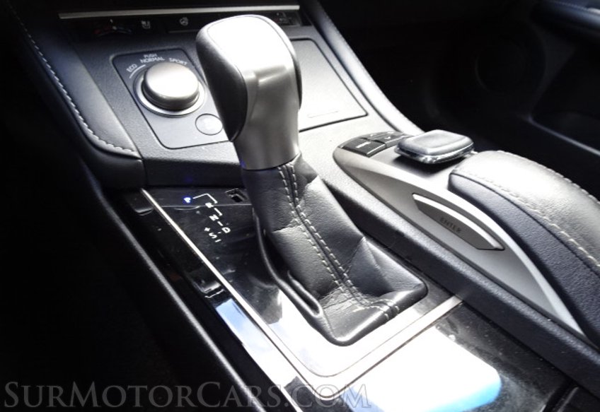 2017 Lexus ES - Image 38