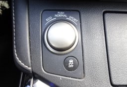 2017 Lexus ES - Image 41