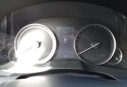 2017 Lexus ES - Image 34