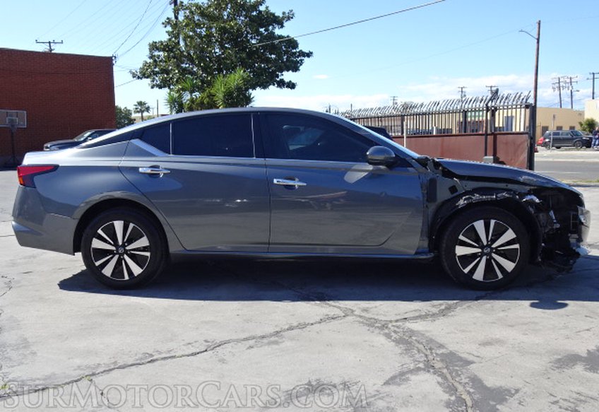 2019 Nissan Altima - Image 11