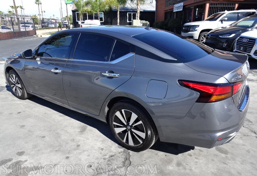2019 Nissan Altima - Image 19