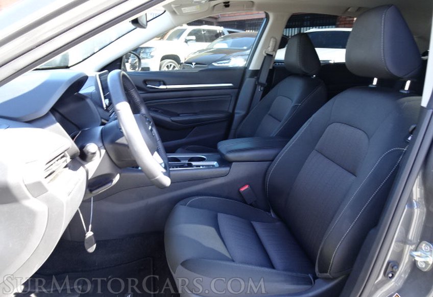 2019 Nissan Altima - Image 25