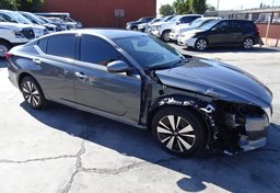 2019 Nissan Altima - Image 36