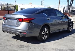 2019 Nissan Altima - Image 48