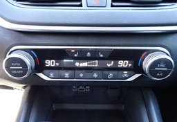 2019 Nissan Altima - Image 20