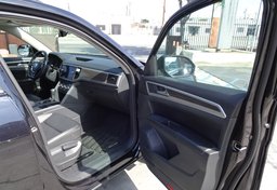 2018 Volkswagen Atlas - Image 40