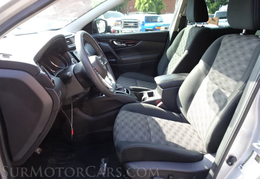 2017 Nissan Rogue Sport - Image 25