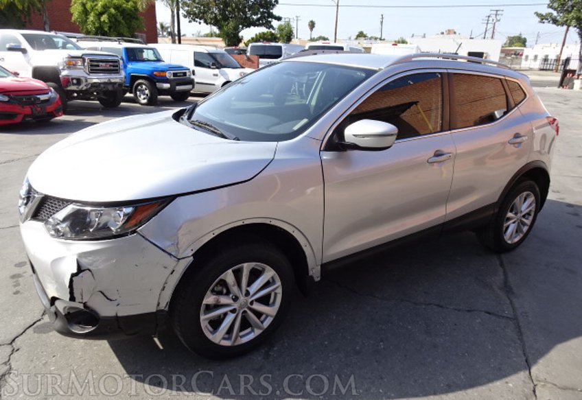 2017 Nissan Rogue Sport - Image 2