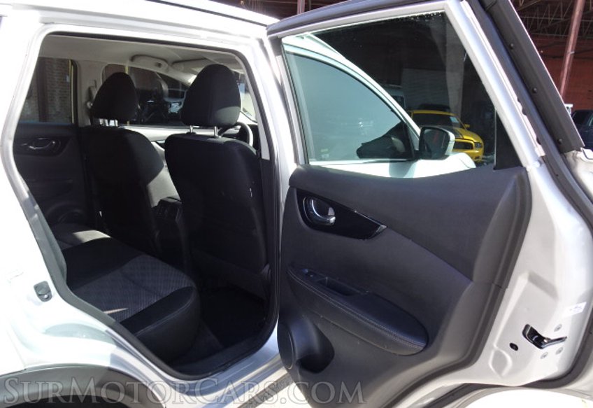 2017 Nissan Rogue Sport - Image 28