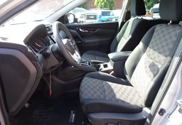 2017 Nissan Rogue Sport - Image 25