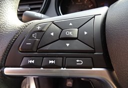 2017 Nissan Rogue Sport - Image 40