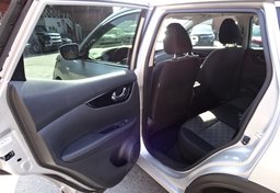 2017 Nissan Rogue Sport - Image 29