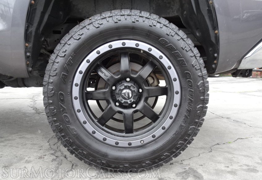2015 Toyota Tundra - Image 18