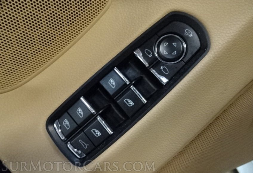 2013 Porsche Panamera - Image 40