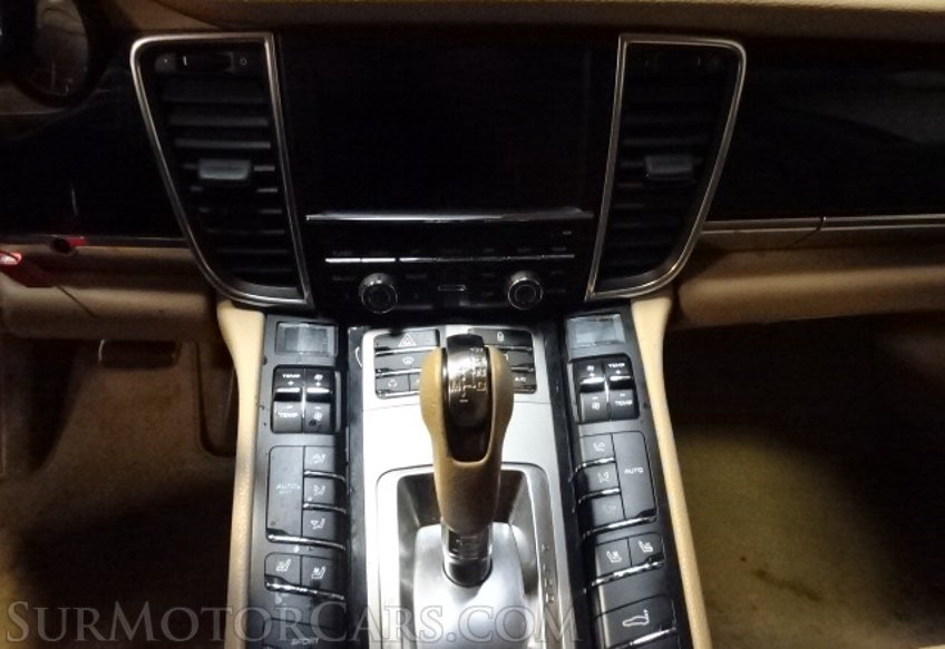 2013 Porsche Panamera - Image 44