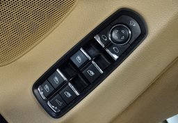 2013 Porsche Panamera - Image 40