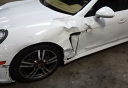 2013 Porsche Panamera - Image 17