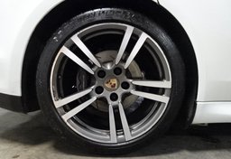 2013 Porsche Panamera - Image 19