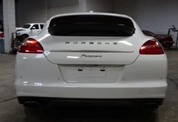 2013 Porsche Panamera - Image 12