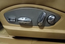 2013 Porsche Panamera - Image 38