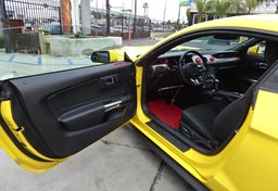 2016 Ford Mustang - Image 17