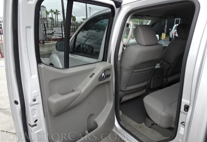 2012 Nissan Frontier - Image 26