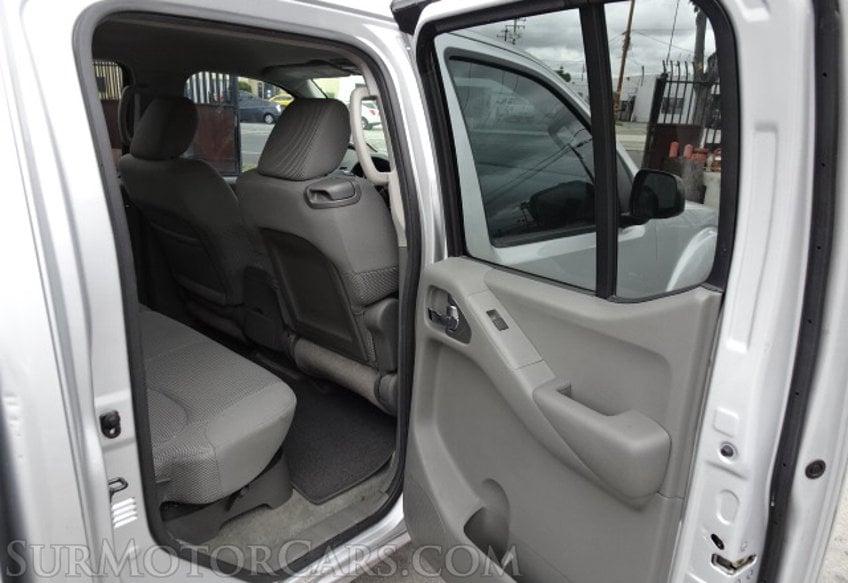 2012 Nissan Frontier - Image 27