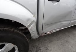 2012 Nissan Frontier - Image 11