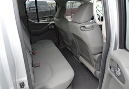 2012 Nissan Frontier - Image 29