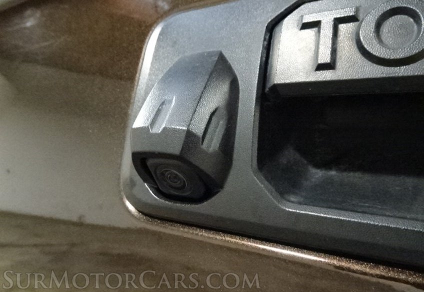 2019 Toyota Tundra 4WD - Image 11