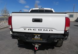 2016 Toyota Tacoma - Image 13