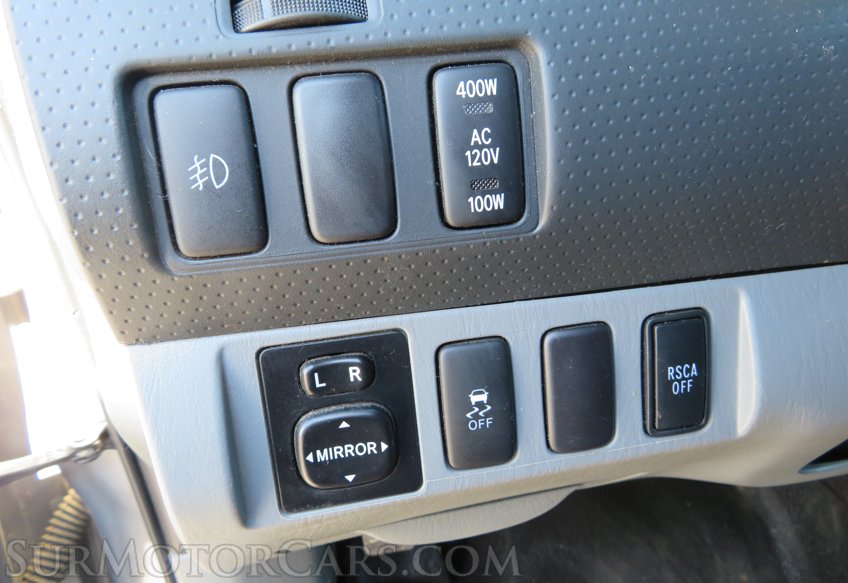 2014 Toyota Tacoma - Image 32