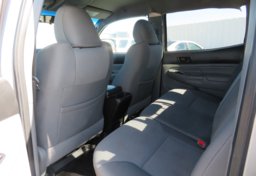 2014 Toyota Tacoma - Image 25