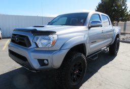 2014 Toyota Tacoma - Image 3