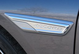 2018 Honda Accord Sedan - Image 17