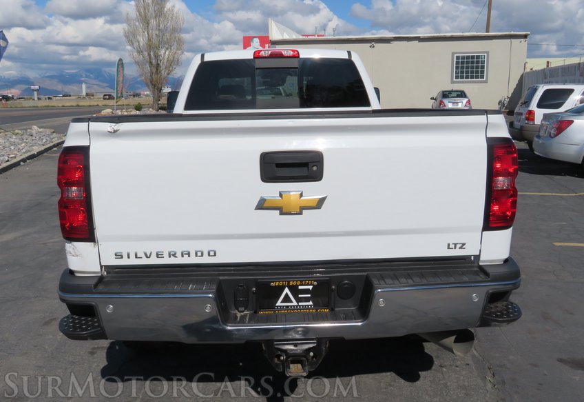 2015 Chevrolet Silverado 3500HD - Image 12