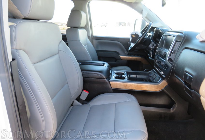 2015 Chevrolet Silverado 3500HD - Image 33