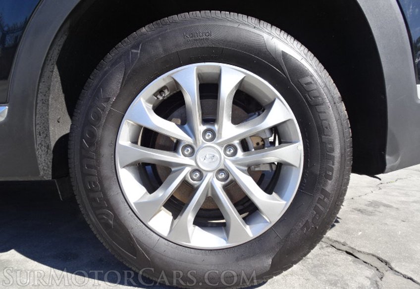 2020 Hyundai Santa Fe - Image 11