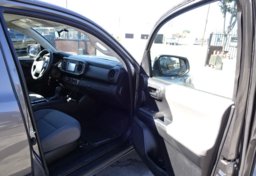 2017 Toyota Tacoma - Image 19