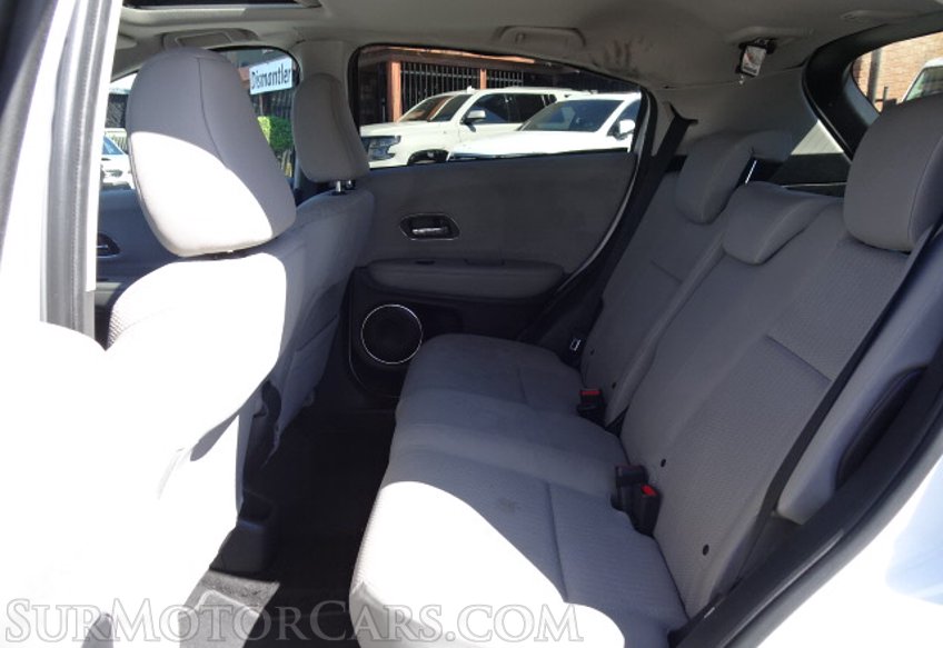 2017 Honda HR-V - Image 28