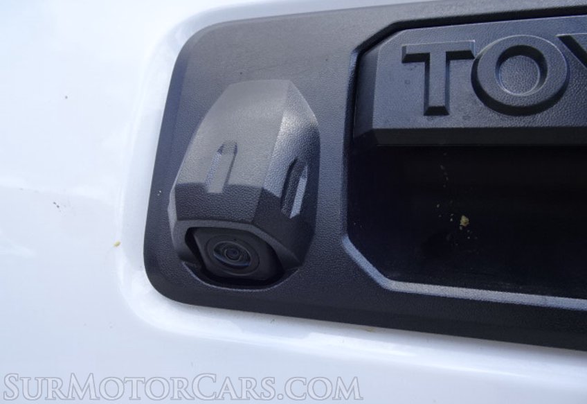 2019 Toyota Tacoma - Image 21