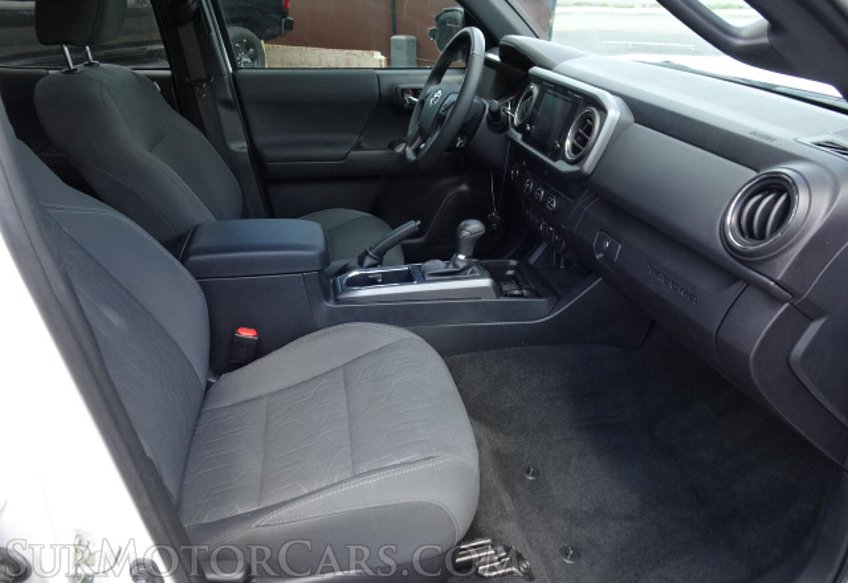 2019 Toyota Tacoma - Image 32