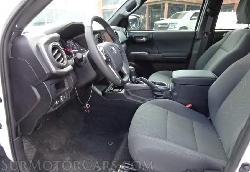 2019 Toyota Tacoma - Image 31