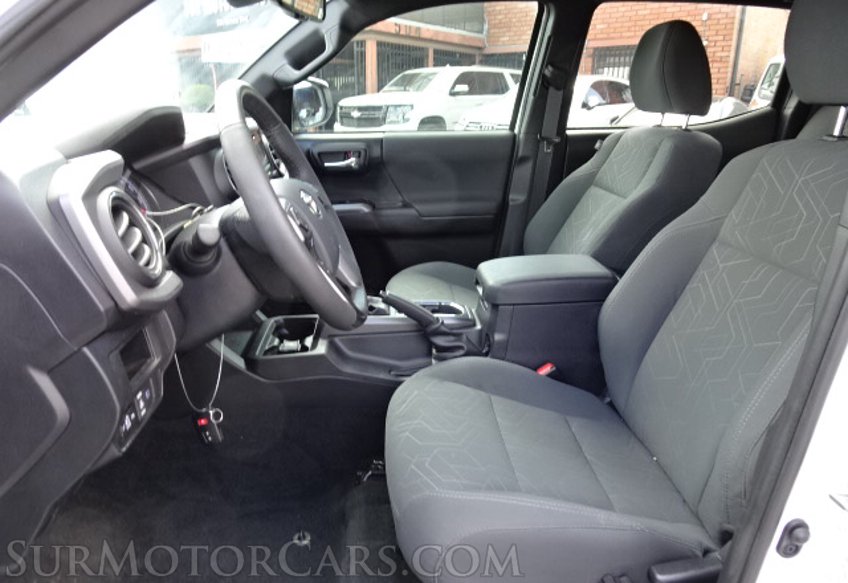 2019 Toyota Tacoma - Image 29