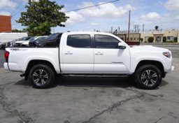 2019 Toyota Tacoma - Image 9