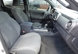 2019 Toyota Tacoma - Image 30