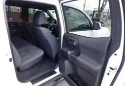 2019 Toyota Tacoma - Image 28