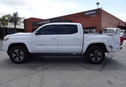 2019 Toyota Tacoma - Image 10