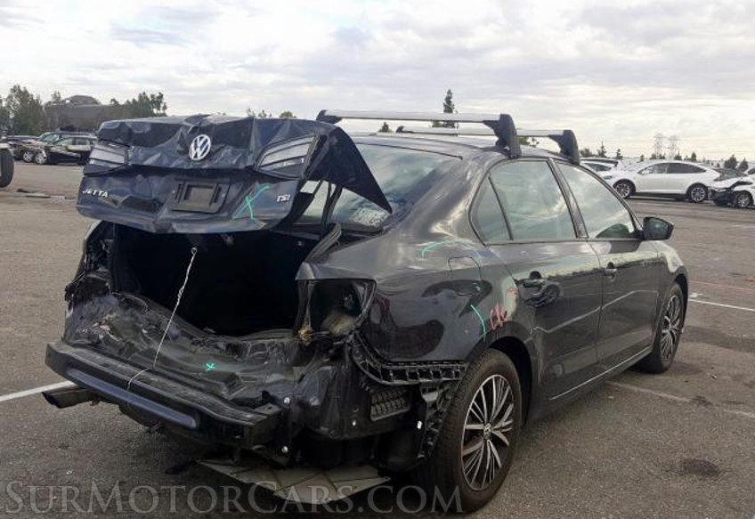 2018 Volkswagen Jetta - Image 3